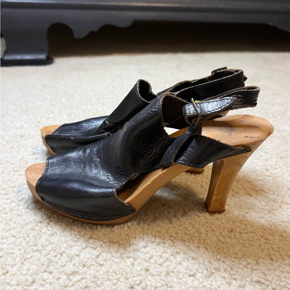 Bronx Black Leather Mules